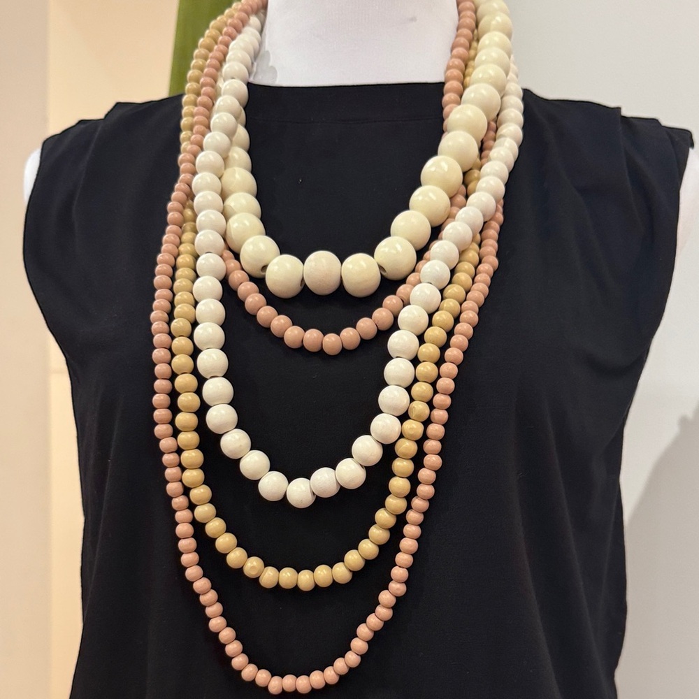 Trendy Boutique Layered Necklace - Cream and Pink